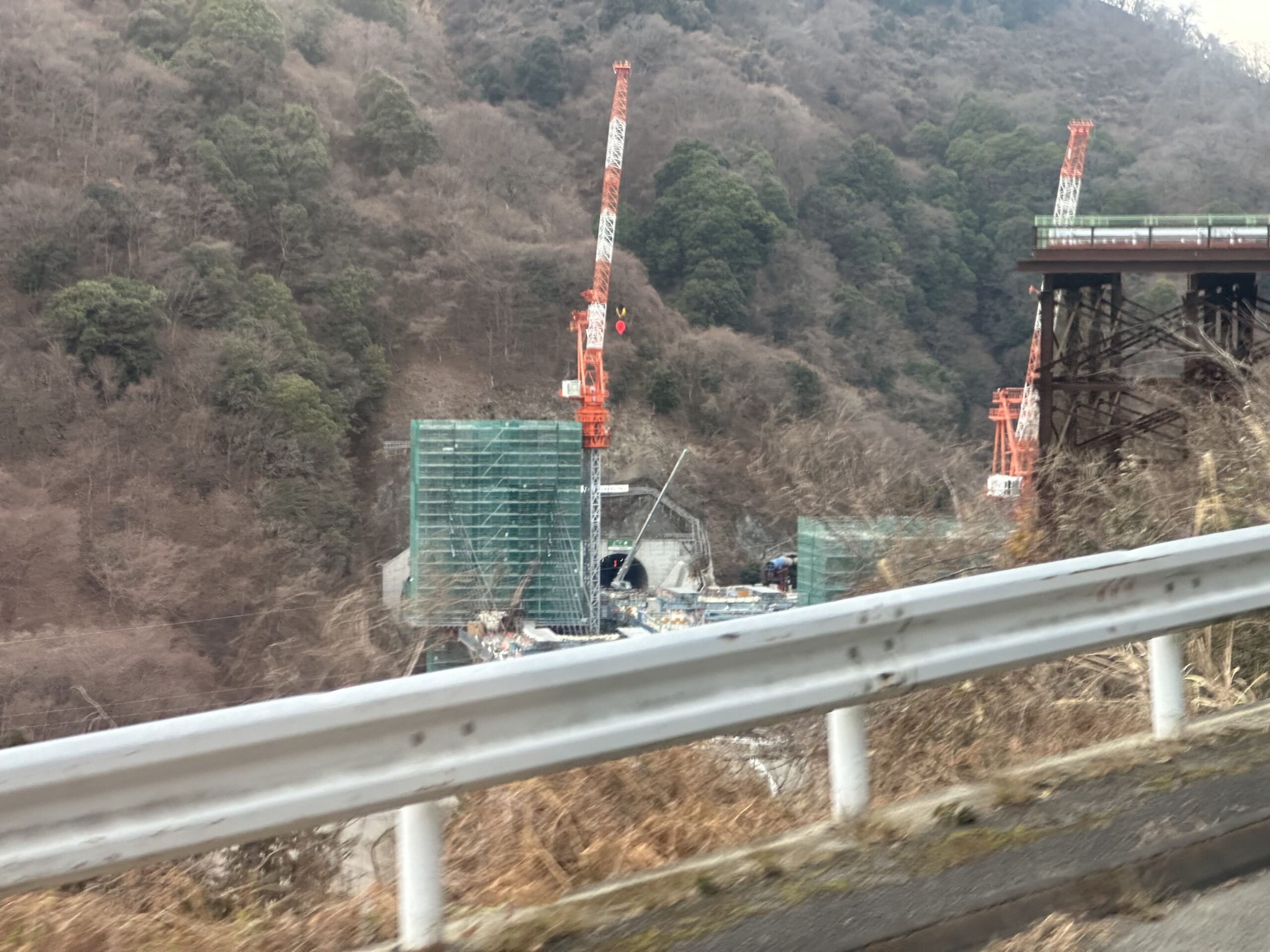 高速道路トンネル工事現場(新名神)
